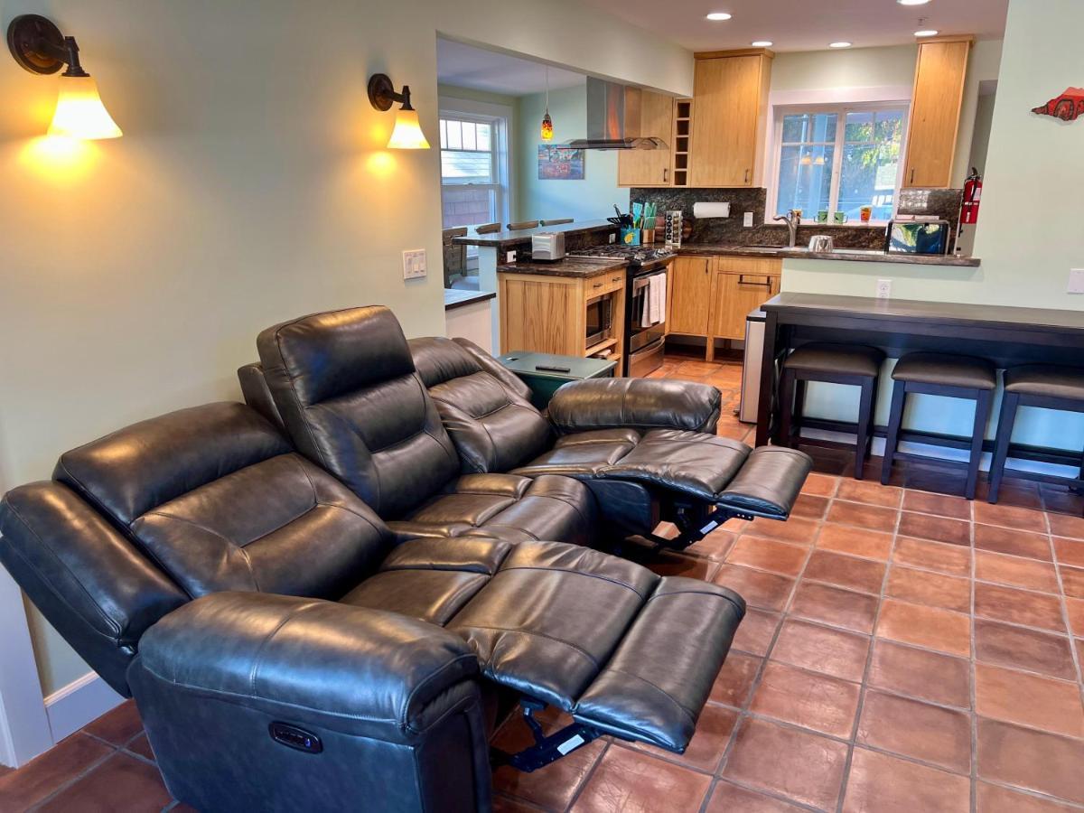 Catalina Three Bedroom With Hot Tub And Golf Cart *