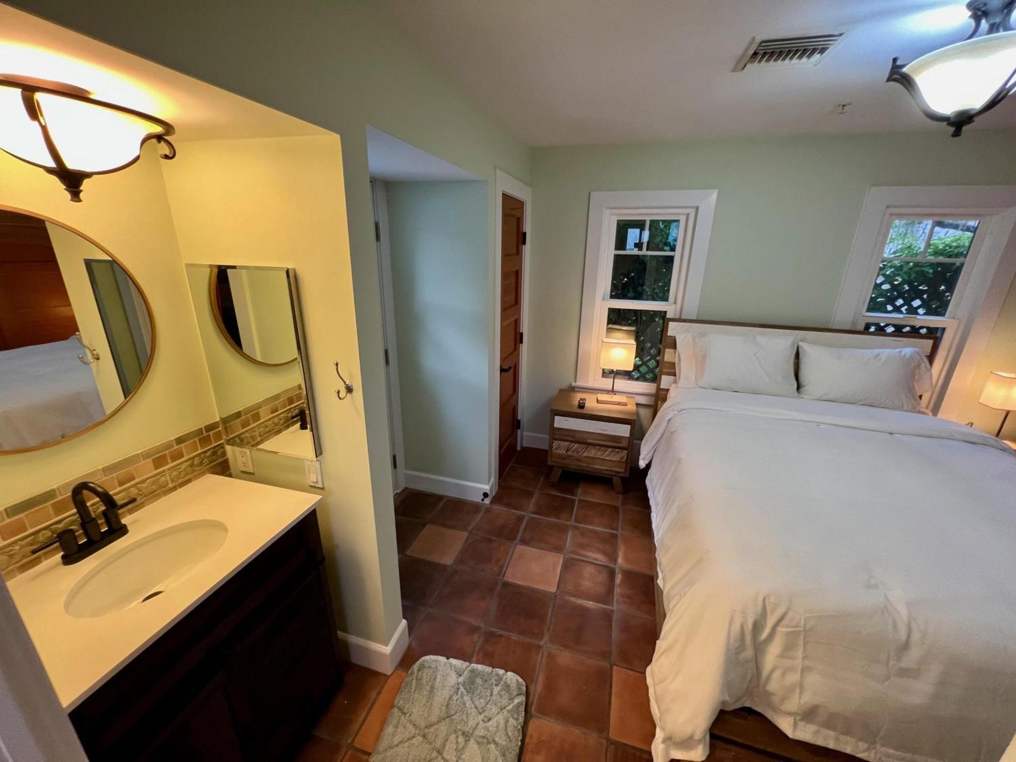 Catalina Three Bedroom With Hot Tub And Golf Cart