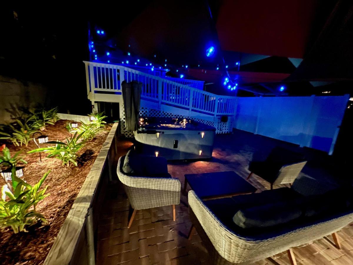 Catalina Three Bedroom With Hot Tub And Golf Cart *
