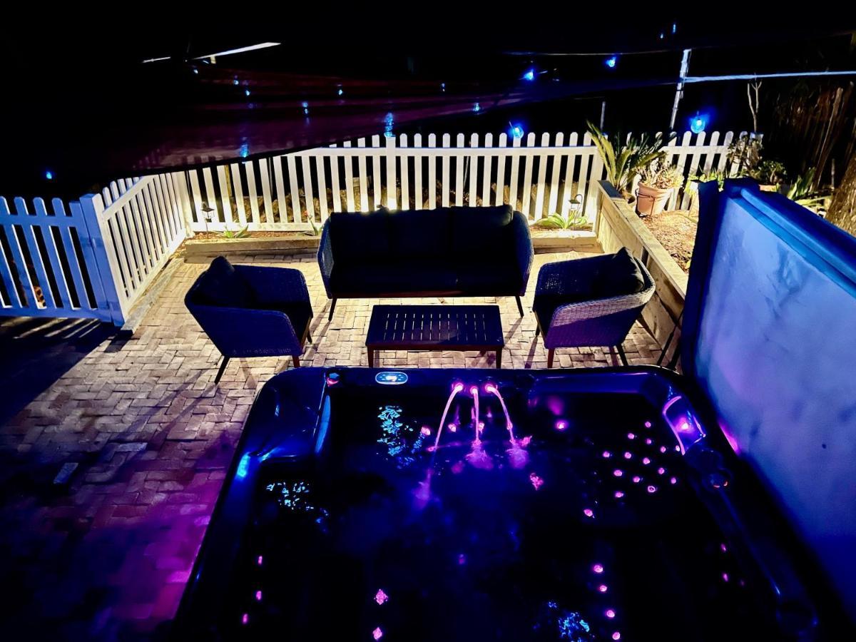 Catalina Three Bedroom With Hot Tub And Golf Cart Hébergement de vacances *