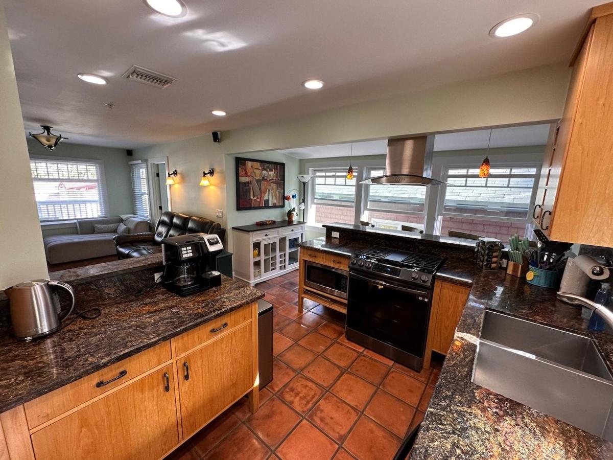 Catalina Three Bedroom With Hot Tub And Golf Cart