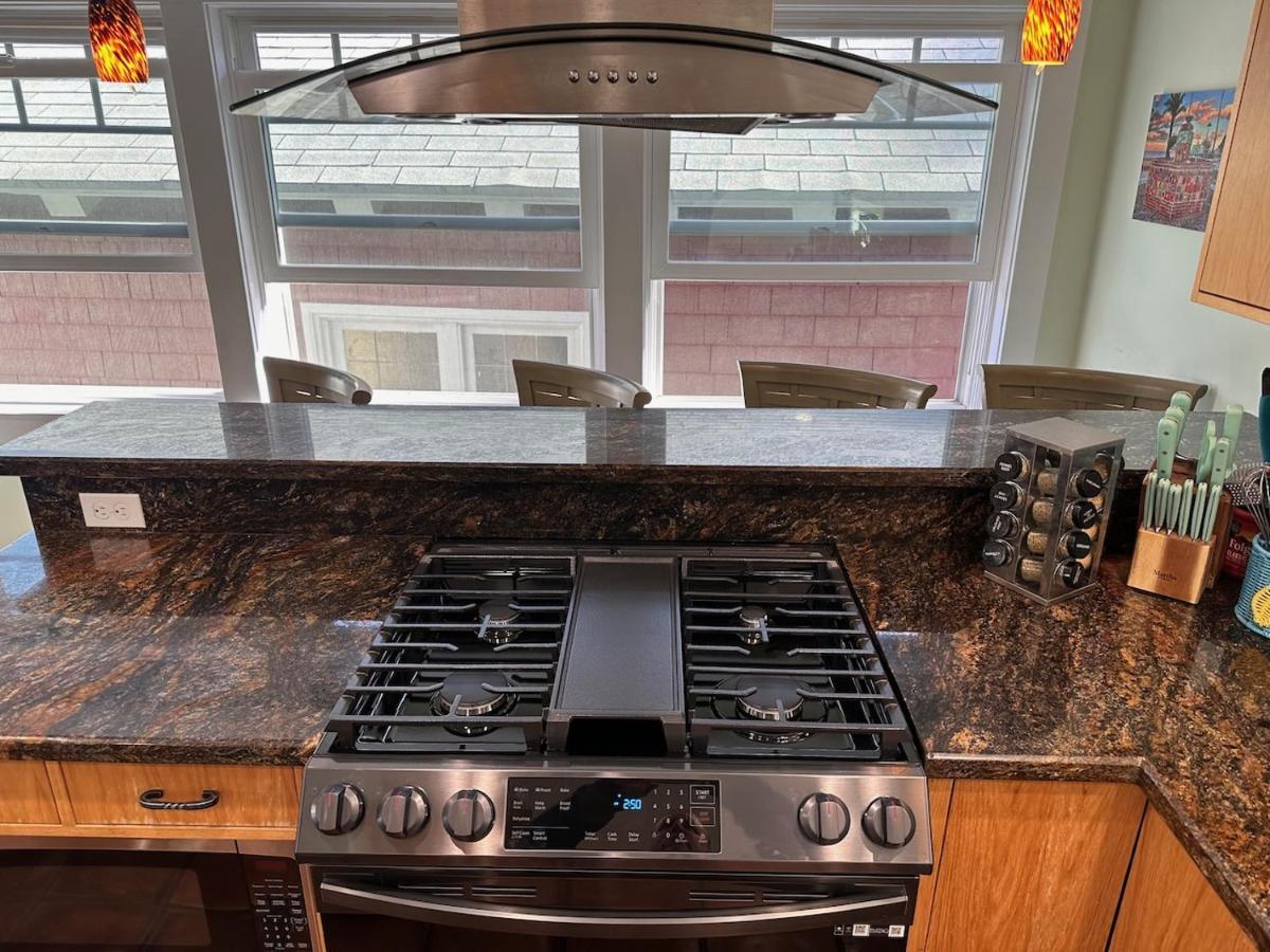 Catalina Three Bedroom With Hot Tub And Golf Cart